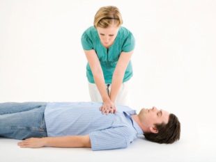 How to Do CPR - Step by Step Cardiopulmonary Resuscitation Guidelines ...