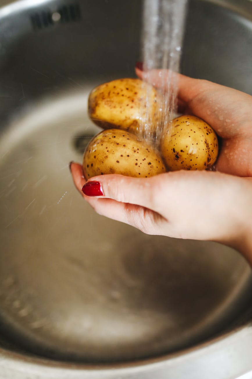 Which of These 10 Methods is the Best Way to Wash Your Produce? – WellGal