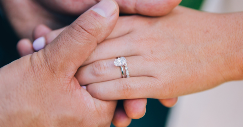 4 Tips to Make Buying a Vintage Engagement Ring Easier